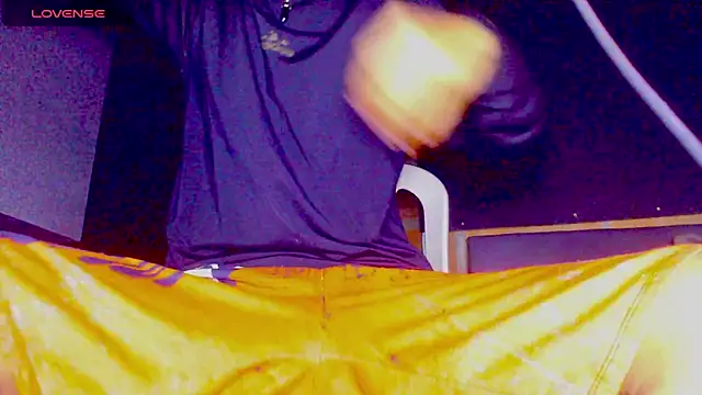 Snapshot of Anaconda_larga chatting on February 2026 01:21:02 PM Anaconda larga online show from February 2026 01:21:02 PM