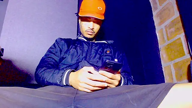 Snapshot of Anaconda_larga chatting on February 2026 02:47:01 PM Anaconda larga online show from February 2026 02:47:01 PM