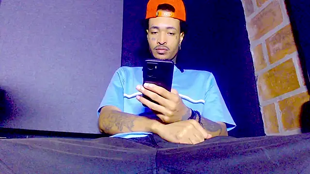 Snapshot of Anaconda_larga chatting on February 2026 02:13:01 PM Anaconda larga online show from February 2026 02:13:01 PM