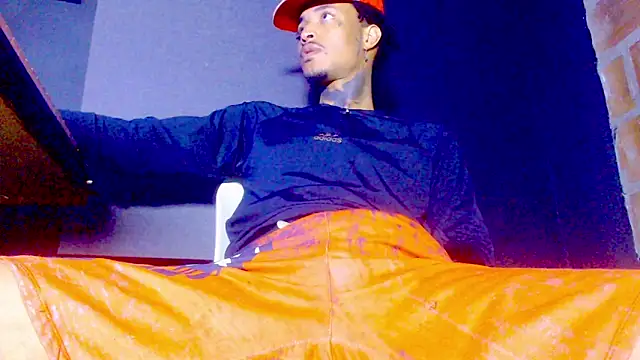 Snapshot of Anaconda_larga chatting on February 2026 02:40:02 PM Anaconda larga online show from February 2026 02:40:02 PM