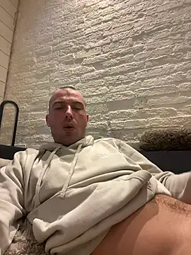 Rotteei1 online show from February 2026 01:09:02 PM