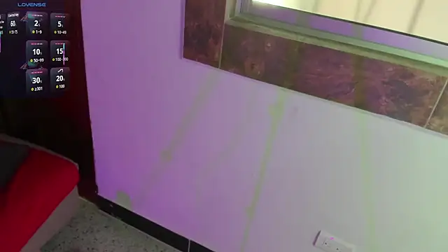 Snapshot of Nikki__uwu chatting on April 2026 04:12:01 PM Nikki uwu online show from April 2026 04:12:01 PM