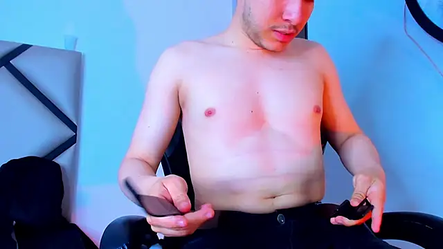 Snapshot of mike_257 chatting on November 2025 12:27:02 PM mike 257 online show from November 2025 12:27:02 PM