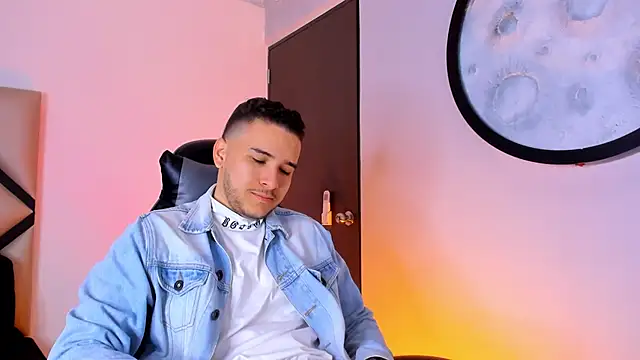 Snapshot of mike_257 chatting on November 2025 11:40:02 AM mike 257 online show from November 2025 11:40:02 AM