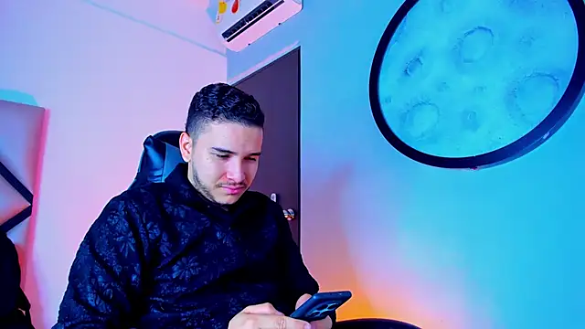 Snapshot of mike_257 chatting on November 2025 11:57:02 AM mike 257 online show from November 2025 11:57:02 AM