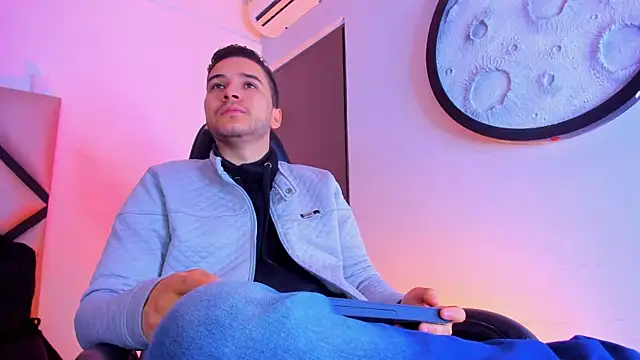 Snapshot of mike_257 chatting on January 2026 11:46:02 AM mike 257 online show from January 2026 11:46:02 AM