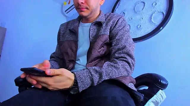 Snapshot of mike_257 chatting on January 2026 12:18:02 PM mike 257 online show from January 2026 12:18:02 PM