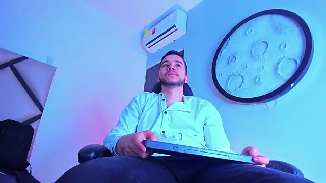 Snapshot of mike_257 chatting on February 2026 11:27:01 AM mike 257 online show from February 2026 11:27:01 AM