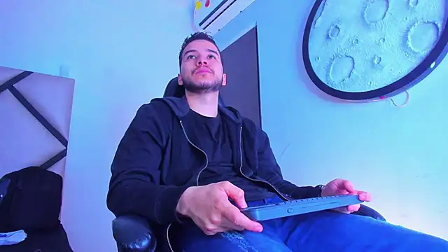 Snapshot of mike_257 chatting on February 2026 11:37:02 AM mike 257 online show from February 2026 11:37:02 AM