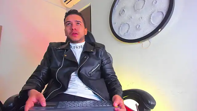 Snapshot of mike_257 chatting on February 2026 11:25:02 AM mike 257 online show from February 2026 11:25:02 AM