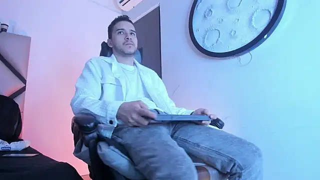 Snapshot of mike_257 chatting on February 2026 11:25:02 AM mike 257 online show from February 2026 11:25:02 AM