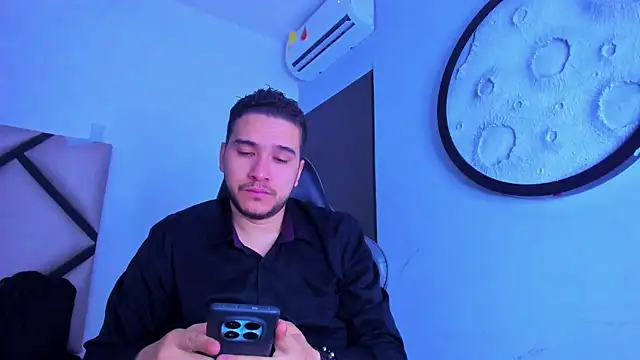 Snapshot of mike_257 chatting on February 2026 11:28:02 AM mike 257 online show from February 2026 11:28:02 AM