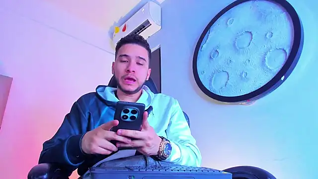 Snapshot of mike_257 chatting on February 2026 11:55:01 AM mike 257 online show from February 2026 11:55:01 AM