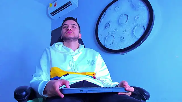 Snapshot of mike_257 chatting on February 2026 11:52:01 AM mike 257 online show from February 2026 11:52:01 AM