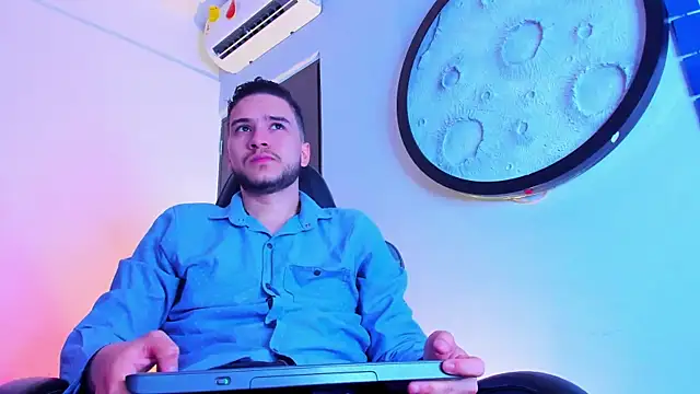 Snapshot of mike_257 chatting on March 2026 11:28:02 AM mike 257 online show from March 2026 11:28:02 AM