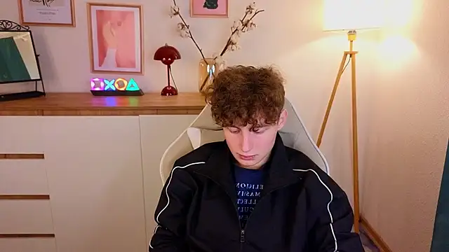 crisp1n online show from October 2025 01:23:02 PM