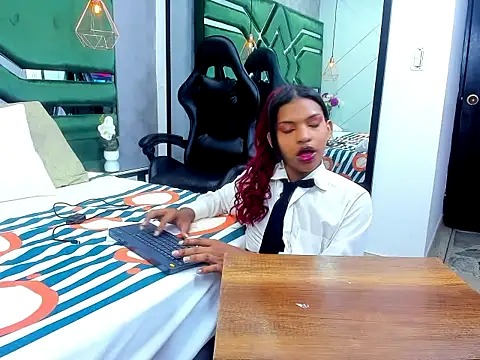 Asshley Clarkk online show from October 2025 12:19:02 PM