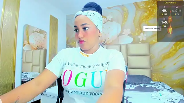 NahomiWalker  online show from April 2026 07:44:01 PM