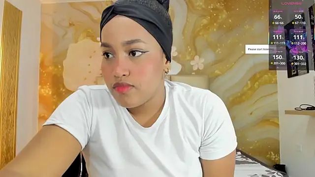 NahomiWalker  online show from April 2026 07:09:02 PM