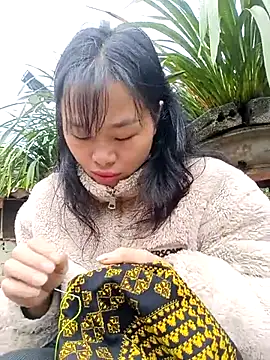 Snapshot of Ana-Li- chatting on October 2025 01:39:02 AM Ana-Li- online show from October 2025 01:39:02 AM