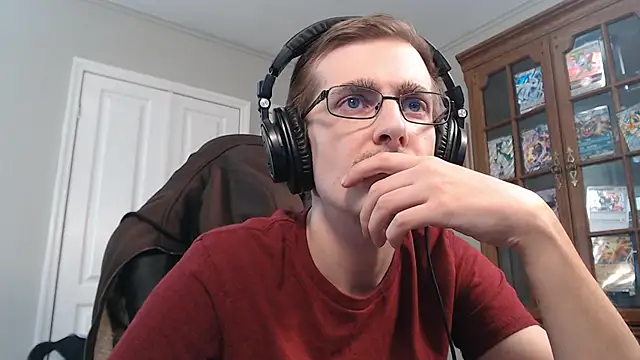 Snapshot of CasuallyCorrupt chatting on December 2025 02:31:01 AM CasuallyCorrupt online show from December 2025 02:31:01 AM