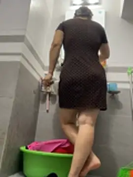 HinayLa online show from May 2026 10:37:02 PM