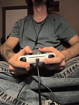 Snapshot of SirDirty34 chatting on December 2025 03:27:02 AM SirDirty34 online show from December 2025 03:27:02 AM