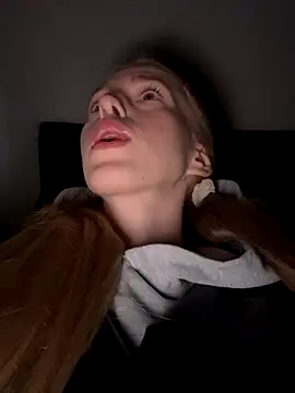 Snapshot of kira_mia chatting on November 2025 03:36:02 PM kira mia online show from November 2025 03:36:02 PM