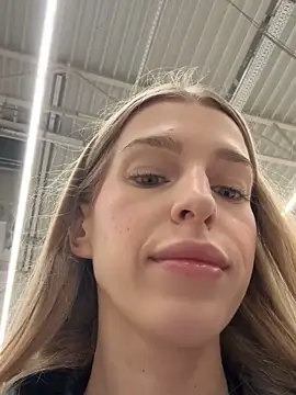 Snapshot of kira_mia chatting on December 2025 04:02:02 PM kira mia online show from December 2025 04:02:02 PM