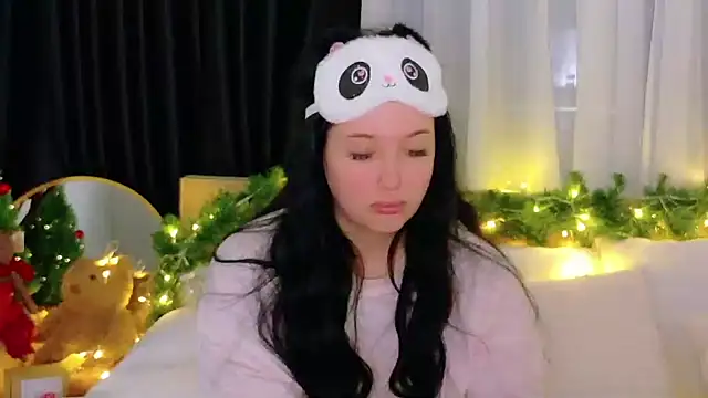 Snapshot of Felicia_Herceg chatting on December 2025 05:29:01 PM Felicia Herceg online show from December 2025 05:29:01 PM