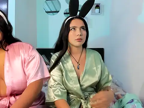 Twodirtyteens18 online show from October 2025 11:49:02 PM