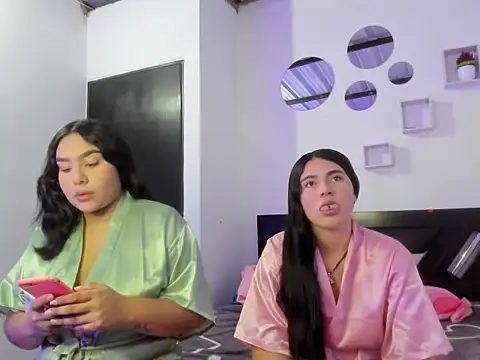 Twodirtyteens18 online show from November 2025 09:16:02 PM