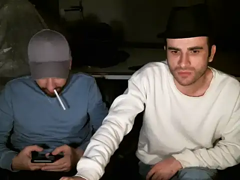 Snapshot of 2hellboys chatting on October 2025 03:18:01 AM 2hellboys online show from October 2025 03:18:01 AM