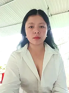 lisa-bae00 online show from May 2026 05:03:02 AM