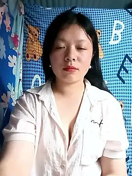 lisa-bae00 online show from May 2026 02:45:01 PM