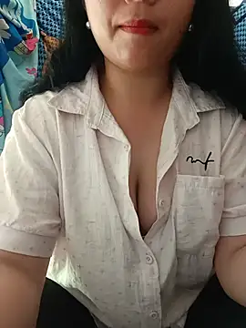 lisa-bae00 online show from June 2026 12:45:01 AM