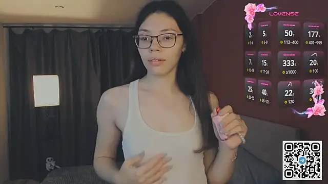 CrystalCastlesss online show from November 2025 09:35:01 PM