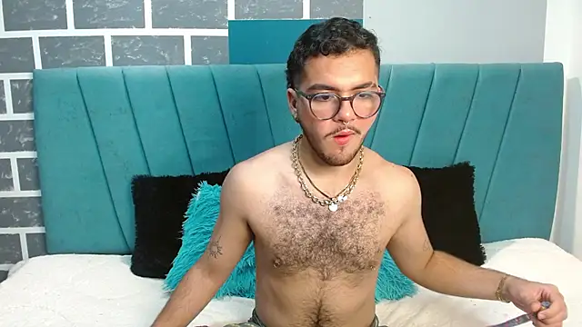 Zac Golden online show from December 2025 12:05:01 AM