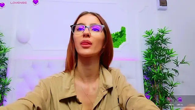 ElisaCharm online show from November 2025 04:44:02 AM