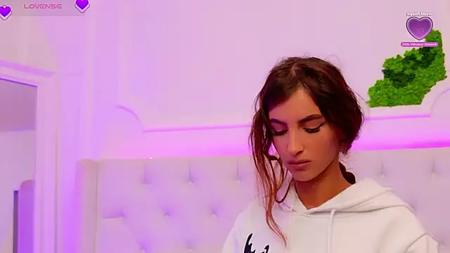 ElisaCharm online show from April 2026 03:57:01 AM