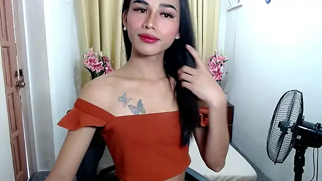 Snapshot of BelLicious4u chatting on October 2025 04:02:02 AM BelLicious4u online show from October 2025 04:02:02 AM