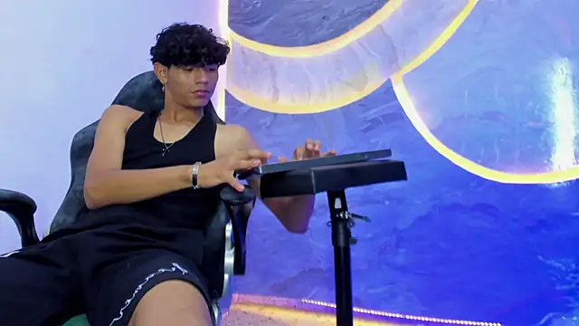 Sex Boy 33  online show from November 2025 03:50:01 AM