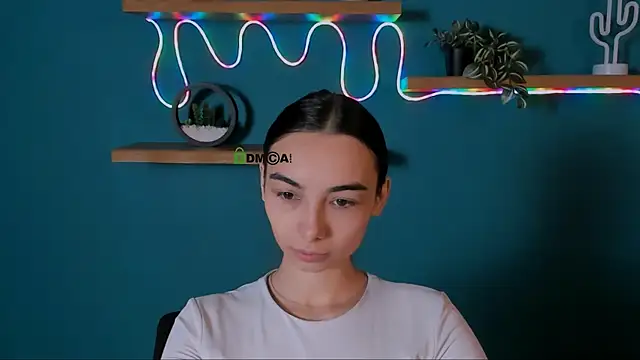 kira light   online show from October 2025 08:37:02 AM