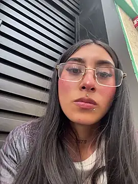 Snapshot of Violeet-Smith chatting on October 2025 01:15:02 PM Violeet-Smith online show from October 2025 01:15:02 PM