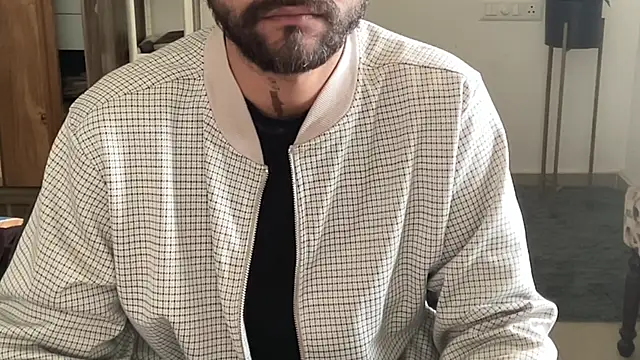 MakeMeAwareAah online show from December 2025 04:18:02 AM