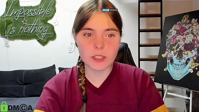 Snapshot of MiraaBloom chatting on April 2026 02:33:01 PM MiraaBloom online show from April 2026 02:33:01 PM