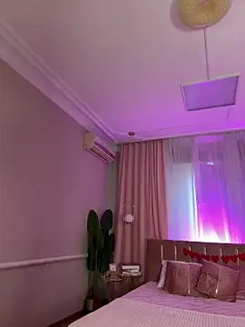 HugeBoobsAlice online show from November 2025 01:11:02 PM