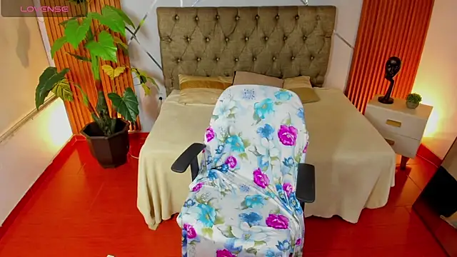 camilaa lux online show from February 2026 11:49:02 AM