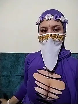 caroline peed online show from October 2025 12:05:02 PM