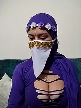 caroline peed online show from October 2025 12:01:02 PM